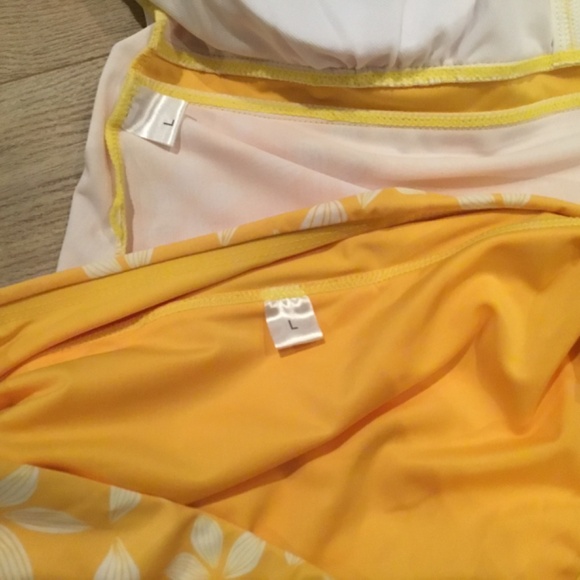 Women’s Floral Tankini Bathing Suit - Picture 4 of 4